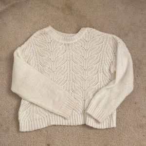 Woman’s Juniors White Sweater